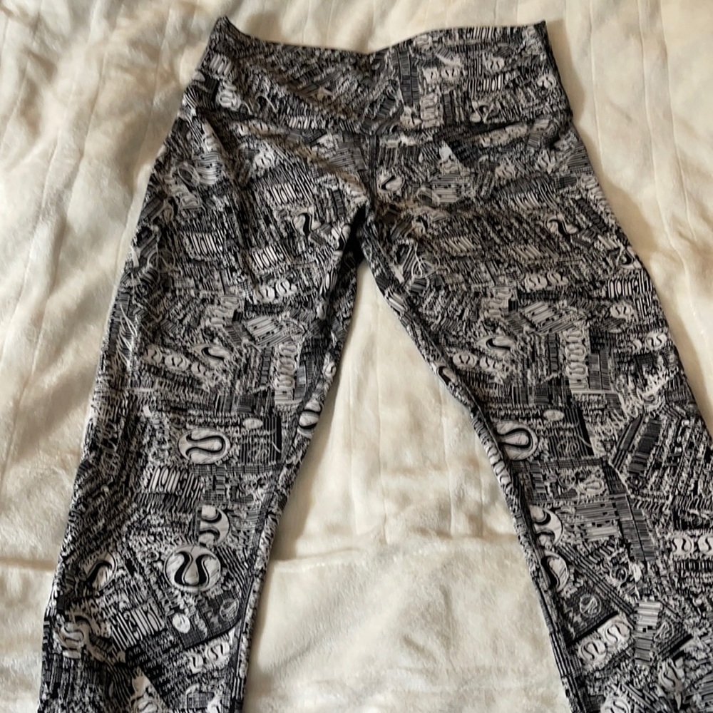 Lululemon,  Wunder train 22” crop, size 12